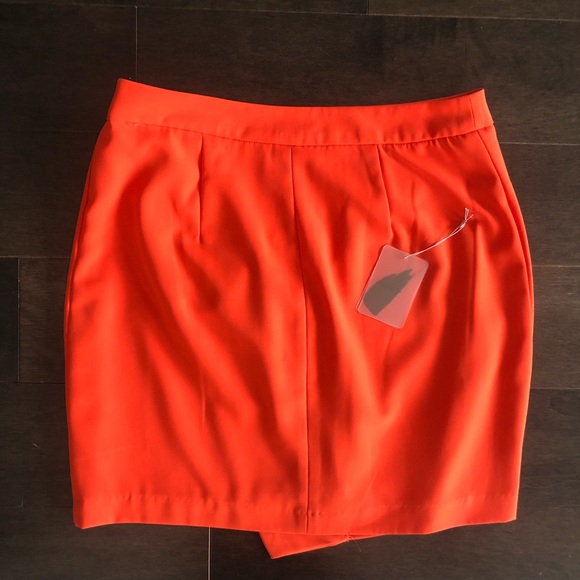 Bright orange draped skirt with brown belt - Picture 5 of 5